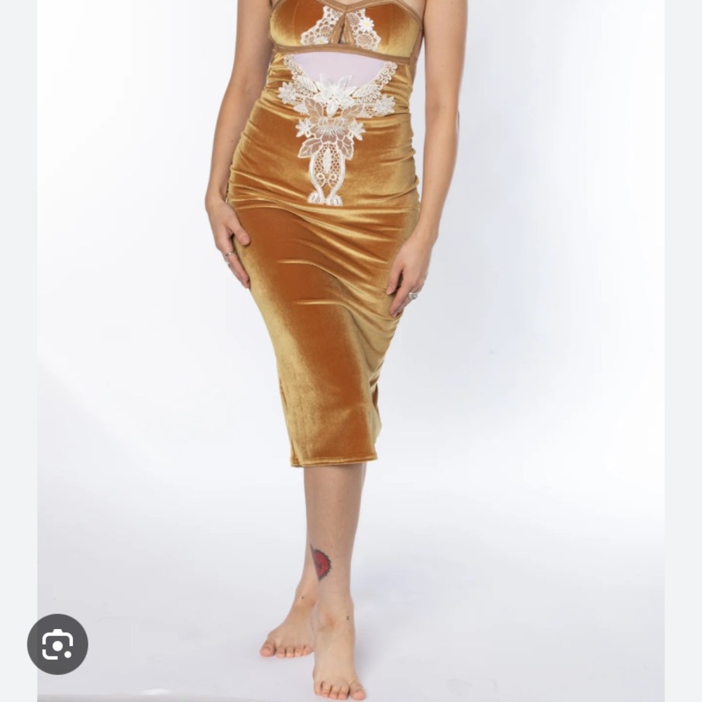 Elegant Gold Backless Dress